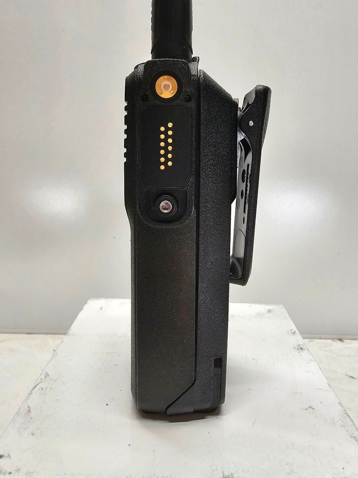 Motorola XPR6350 UHF 403-470MHz Digital Analog (Refurbished)**2 Year Warranty